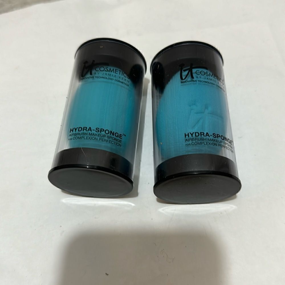 It Cosmetics Hydra Sponge Airbrush Makeup Sponge NEW lot 2